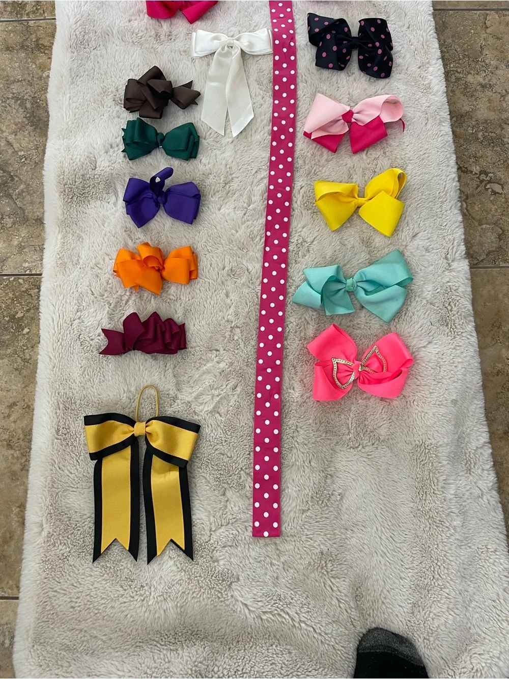 Kids Multi-Color Bow Holder with Assorted Hair Bows